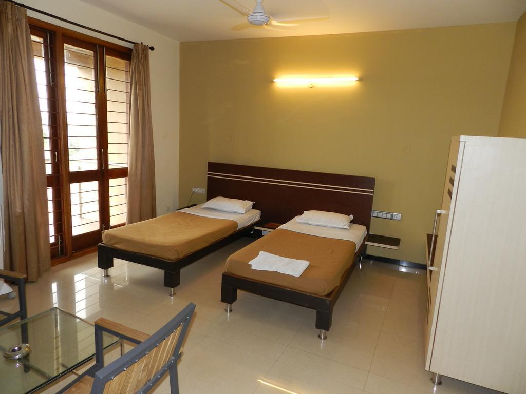 Hotel Rock Regency Toranagallu Pokój zdjęcie